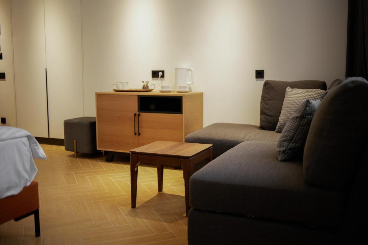 Barbar Apart Hotel Gjoemri Buitenkant foto